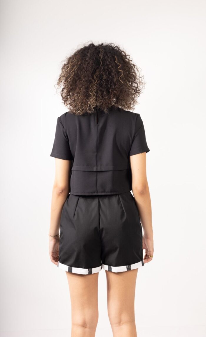 Μαύρο shorts με ρεβέρ - Image 2