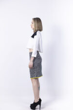 Ασπρόμαυρη φούστα με κίτρινη λεπτομέρεια - Image 2