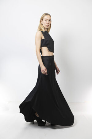 Μαύρη φούστα σατέν