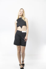 Μαύρο shorts με λευκή λεπτομέρεια - Image 4