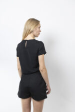 Μαύρο cut-out crop top με κίτρινη λεπτομέρεια - Image 3