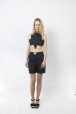 Μαύρο shorts με ασπρόμαυρες λεπτομέρειες - Image 3